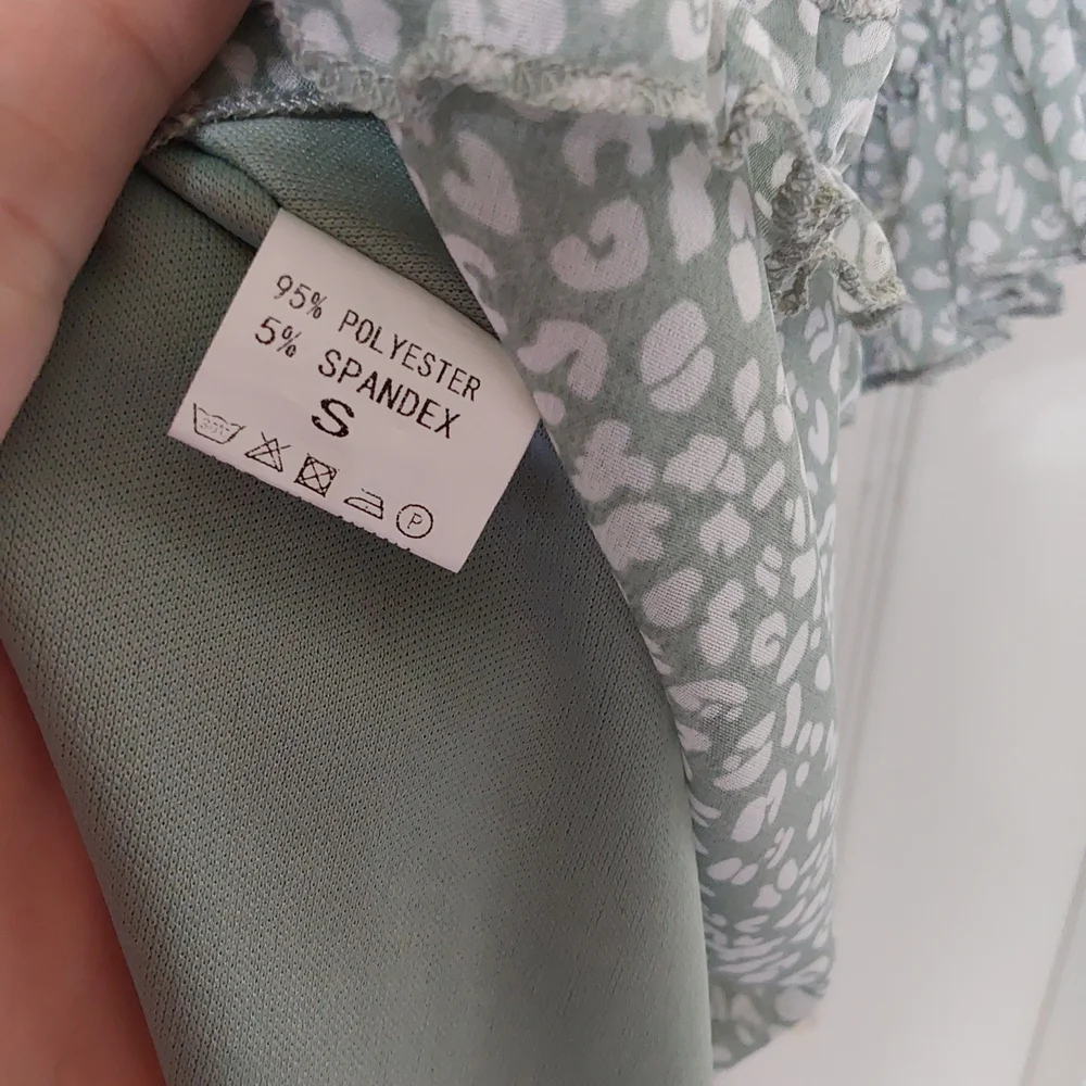 💚Green And White Print Dress - Picture 3 of 3